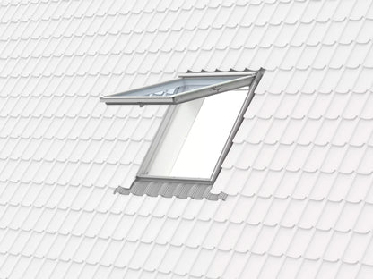 VELUX GPU uitzetvenster in geopende stand, buitenaanzicht