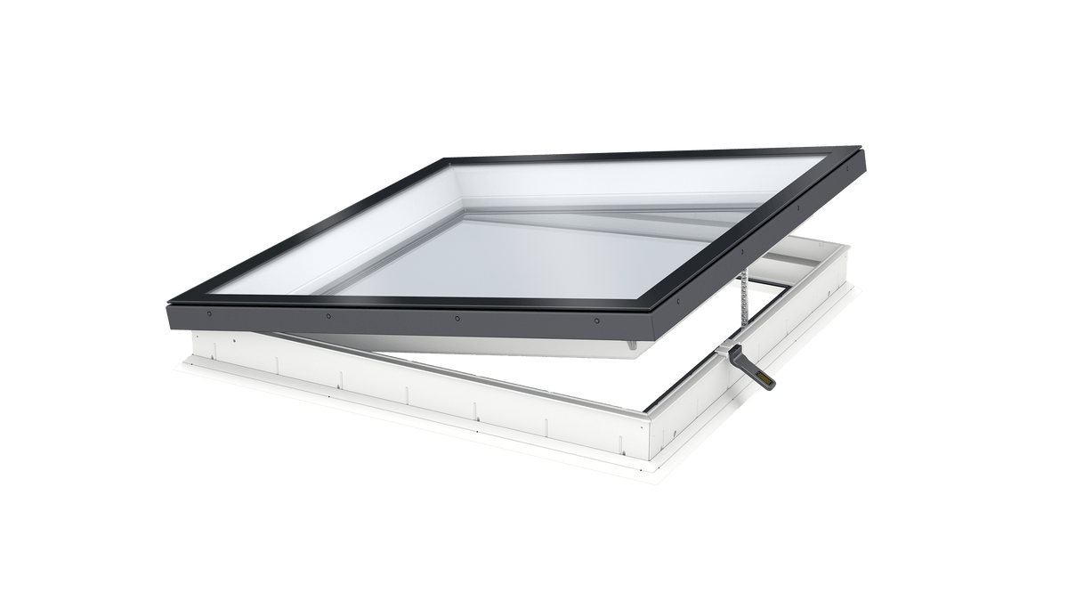 VELUX CVU elektrisch glazen platdakraam, geopend, met vlak glas