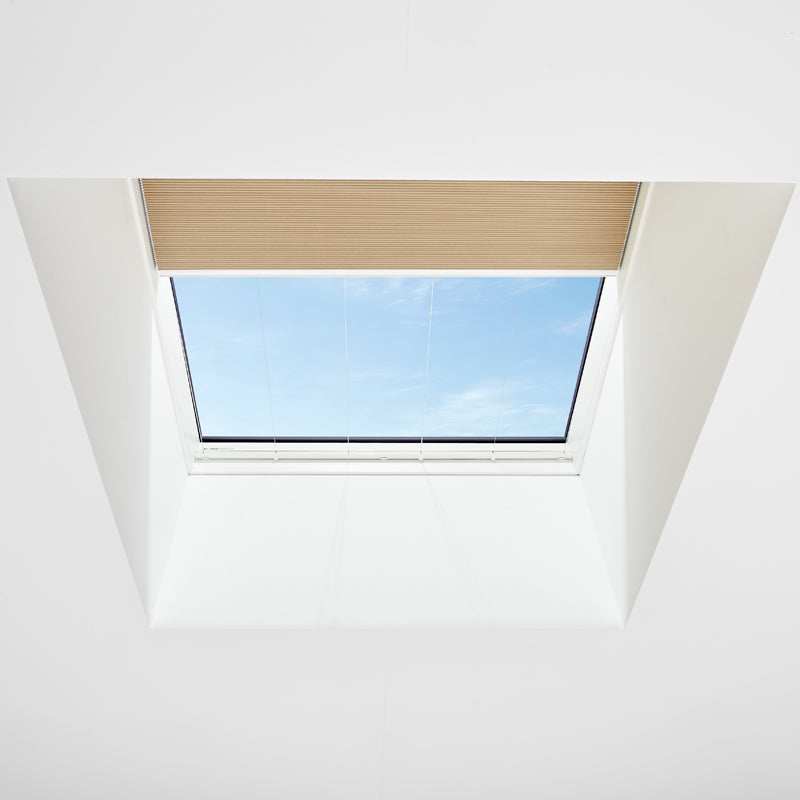 Roto OnTop plissé lichtdoorlatend, half geopend — productaanzicht
